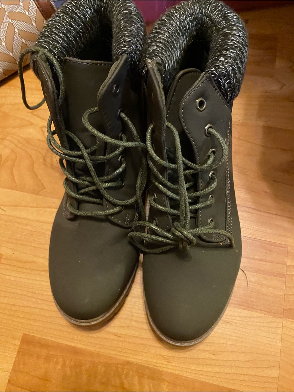 Women’s brown Lace-Up Ankle Boots with Knit Collar
